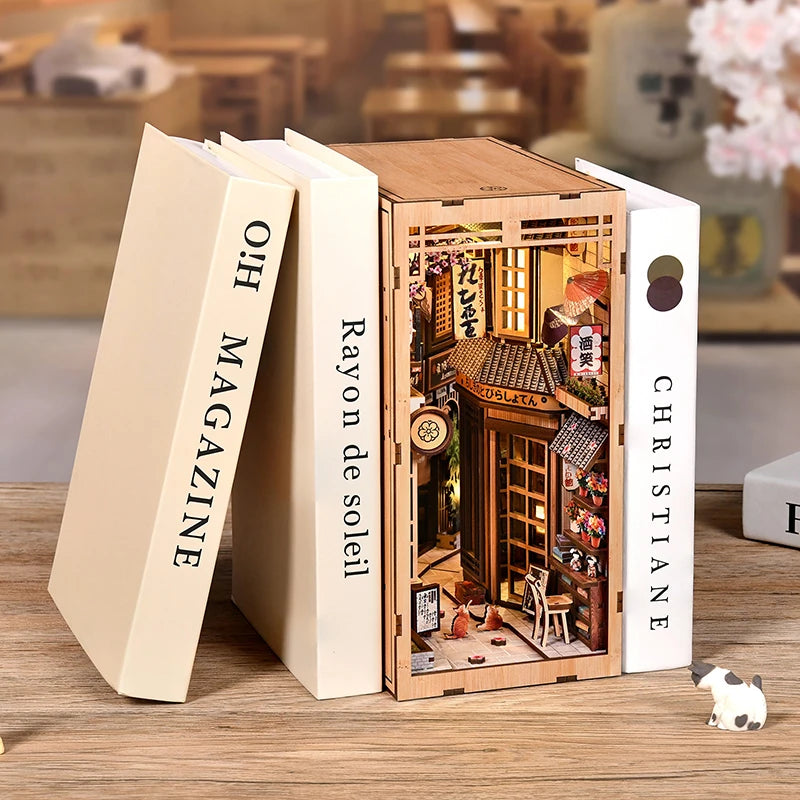 The Alley Waiting for the Cat | Japanese Book Nook Kit with Lights