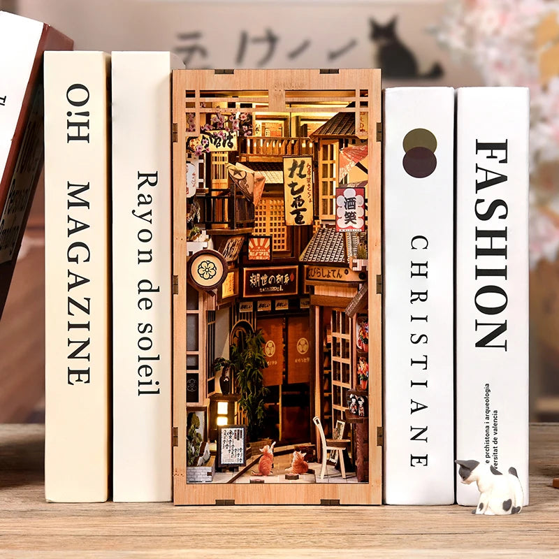 The Alley Waiting for the Cat | Japanese Book Nook Kit with Lights